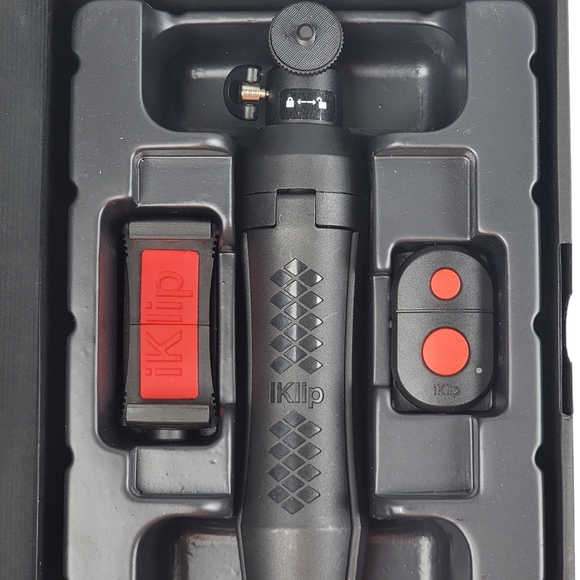 IK Multimedia iKlip Grip Pro Multifuntion iPhone and Camera Stand - Picture 5 of 10